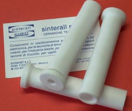 Lavorazione e stampaggio dei prodotti industriali in ceramica tecnica